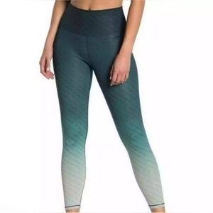AR-33 Alpha High Waist 7/8 Ombré Leggings Green Fade Gray Cropped Workout Medium